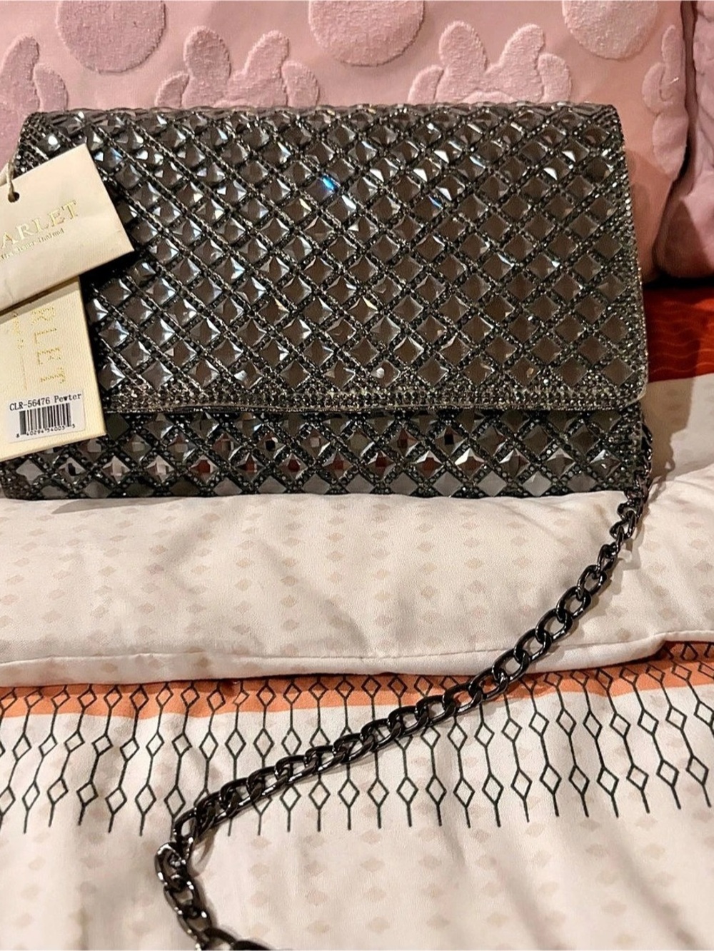 Starlet Geometric Chain Clutch in Gray & Black NWT